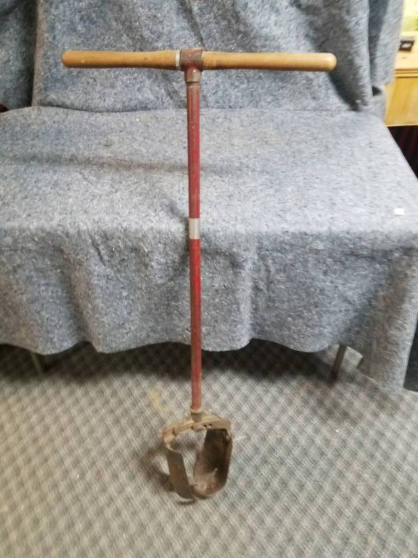 Antique post on sale hole auger