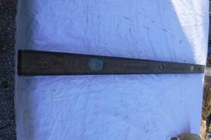 lot 6974 image: Vintage Wooden Level