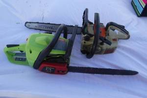 lot 6976 image: Lot of 2 Chainsaws -- Stihl and Poulan
