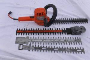 lot 6986 image: Black & Decker Electric Hedge Trimmer w Blades