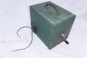 lot 6994 image: Vintage Hand Crank Telephone Magneto