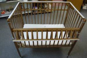 lot 19124 image: Vintage Wooden Playpen