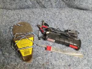 lot 14002 image: Electric Fillet Knife and Crappie Measurer