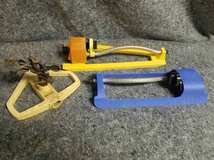 lot 14007 image: Lawn Sprinkler Lot of 3