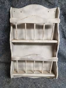 lot 14033 image: Vintage Wooden Wall Rack