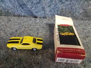 lot 14047 image: Hallmark Collectors Series 1969 Camaro Ornament