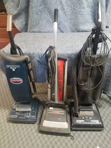 lot 14068 image: Lot of 3 Vacuum Cleaners
