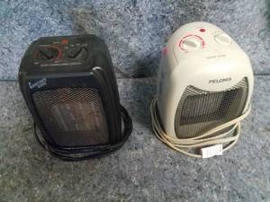 lot 14072 image: Lot of 2 Small Electric Space Heaters