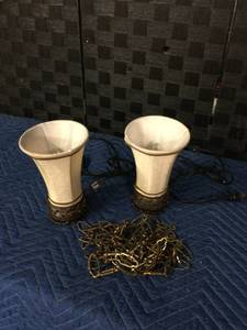 lot 1550 image: Pair of Hanging Lights