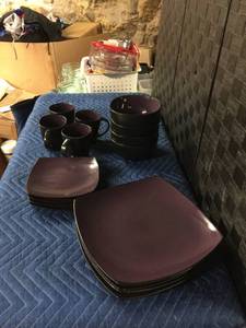 lot 1551 image: Gibson Dish Set