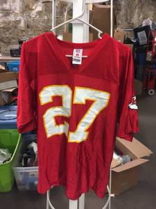 lot 1552 image: Kansas City Chiefs Larry Johnson #27 Jersey Size M