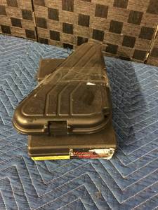 lot 1570 image: Lot of 2 Hand Gun Cases