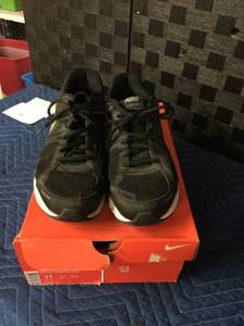 lot 1594 image: Nike Air Baseline Low Size 11 Shoes