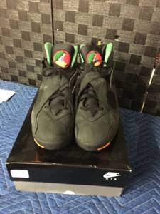 lot 1596 image: Air Jordan 8 Retro Size 12.5 Shoes