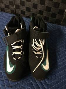 lot 1597 image: Nike #24 Shoes Size 12