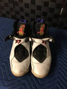 lot 1598 image: Air Jordans Size 12 Shoes