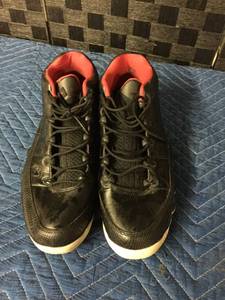 lot 1605 image: Air Jordan Size 12 Shoes