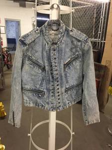 lot 1612 image: Dakota Jean Jacket Size M