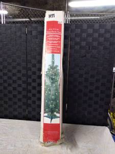 lot 1628 image: 4 Christmas Tree