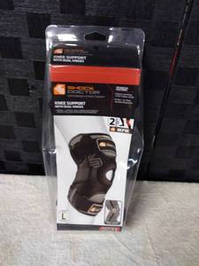 lot 1652 image: Shock Doctor Knee Support