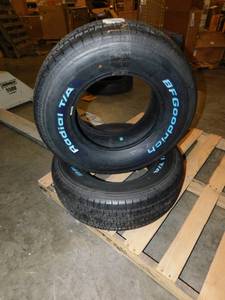 lot 1887 image: Lot of 2 Goodyear Radial TA P25570R15 Tires