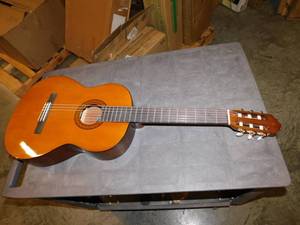 lot 1999 image: Yamaha Acoustic Guitar