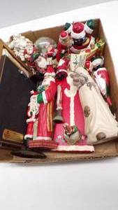 lot 4698 image: Seasonal Decor