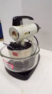 lot 4699 image: Sunbeam Mixmaster