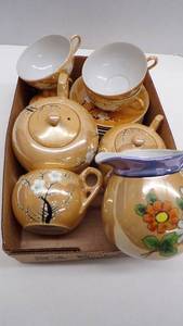 lot 4716 image: Lustreware Dishes