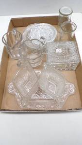 lot 4734 image: Sugar and Creamer Sets