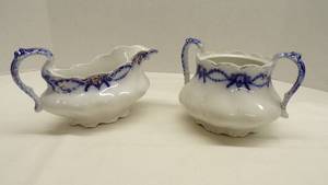 lot 4761 image: Asst. Cream and Sugars