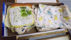 lot 4764 image: Hot Pads etc.