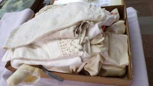 lot 4774 image: Asst. Linens
