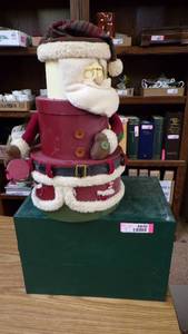 lot 4840 image: Seasonal Decor