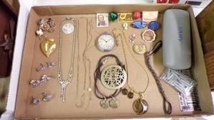lot 4857 image: Jewelry etc. - Watch Works but no crystal