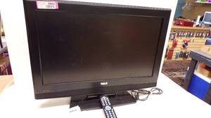 lot 4864 image: 26 RCA Flat Screen TV wRemote and DVD Player