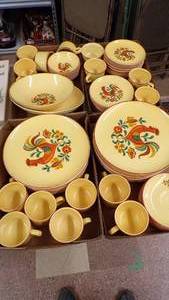 lot 4878 image: Rooster Dishes
