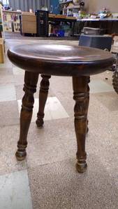 lot 4896 image: Small Wood Stool