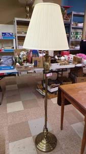 lot 4897 image: Floor Lamp
