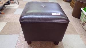 lot 4898 image: Vinyl Ottoman