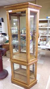 lot 4902 image: Dbl. Lighted Curio Cabinet