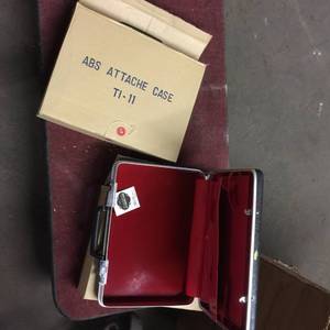 lot 4048 image: Lot of 2 Fordlac Attache Case