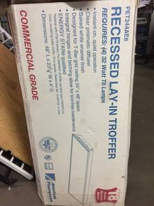 lot 4071 image: 2 x 4 Recessed Shop Light