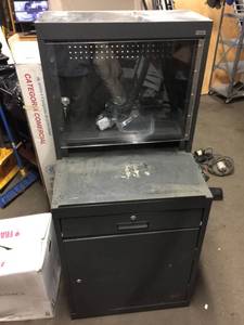 lot 4066 image: Metal Locking Cabinet with Keys
