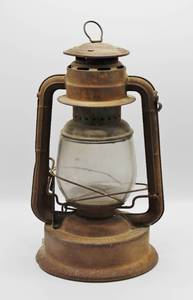 lot 1570 image: Dietz No. 2 Large Fount D-Lite Kerosene Lantern