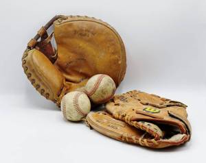 lot 1577 image: Wilson Optima Gold Glove and Rawlings Catchers Mitt with 2 baseballs