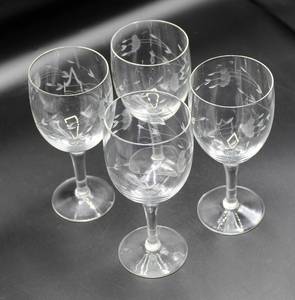 lot 1591 image: Princess House Crystal Heritage Set of 4 Wine Glasses