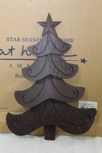 lot 1544 image: New in Box At Home America Star Season Welcome O Christmas Tree