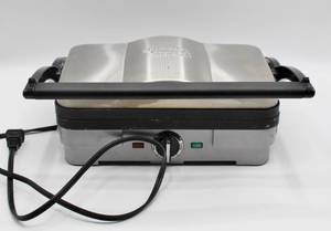 lot 1628 image: Cuisinart Griddler Compact - Works