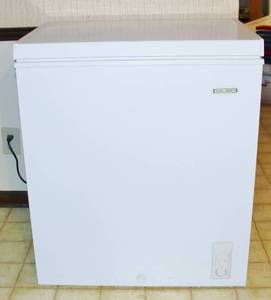 lot 1643 image: Chest Freezer - Works
